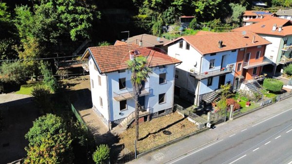 casa indipendente in vendita a Darfo Boario Terme in zona Angone