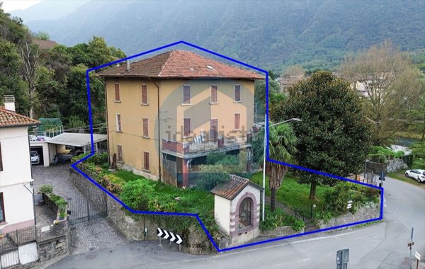 casa indipendente in vendita a Darfo Boario Terme in zona Montecchio