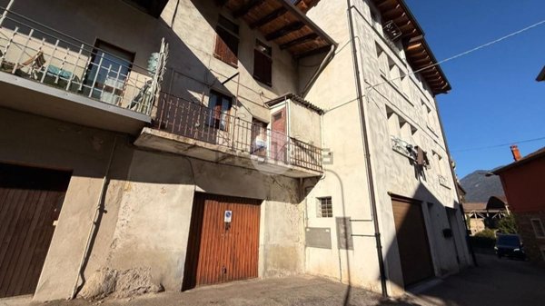 casa indipendente in vendita a Darfo Boario Terme in zona Corna