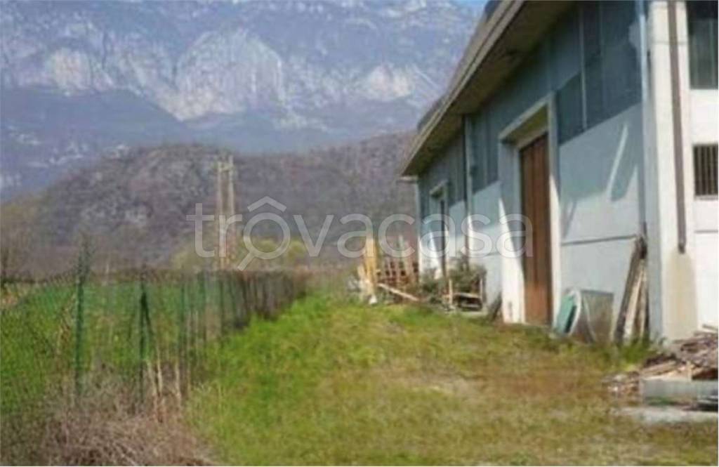 locale commerciale in vendita a Darfo Boario Terme in zona Boario Terme