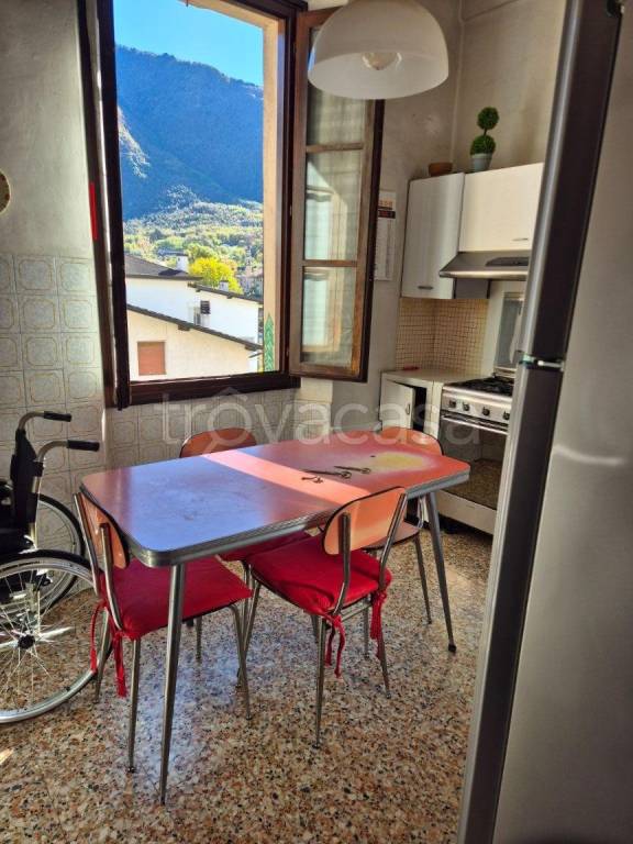 appartamento in vendita a Darfo Boario Terme in zona Boario Terme