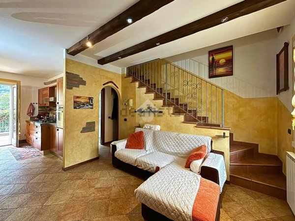 casa indipendente in vendita a Darfo Boario Terme in zona Angone