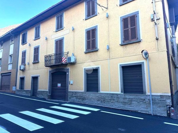 negozio in vendita a Darfo Boario Terme in zona Boario Terme