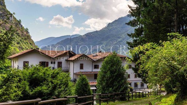 negozio in vendita a Darfo Boario Terme