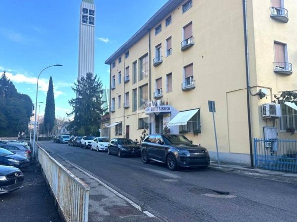 negozio in vendita a Darfo Boario Terme in zona Boario Terme