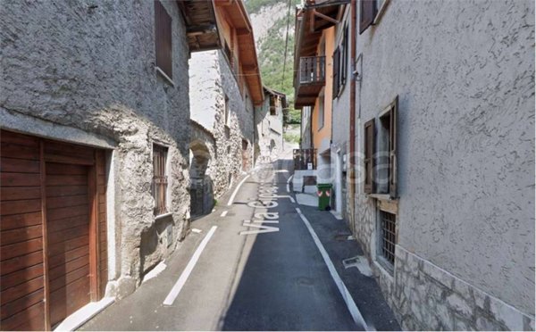 locale commerciale in vendita a Darfo Boario Terme in zona Boario Terme