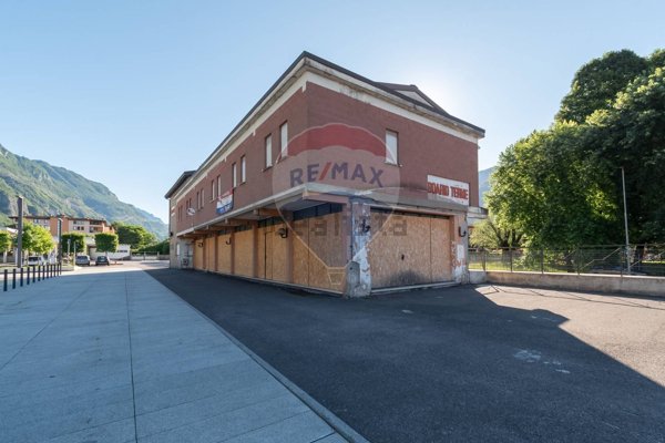 negozio in vendita a Darfo Boario Terme