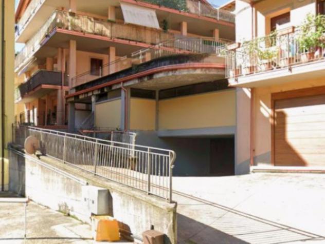 locale commerciale in vendita a Darfo Boario Terme