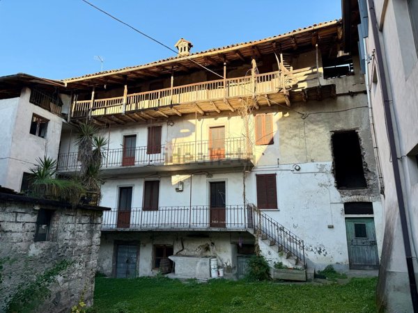 casa indipendente in vendita a Darfo Boario Terme in zona Montecchio