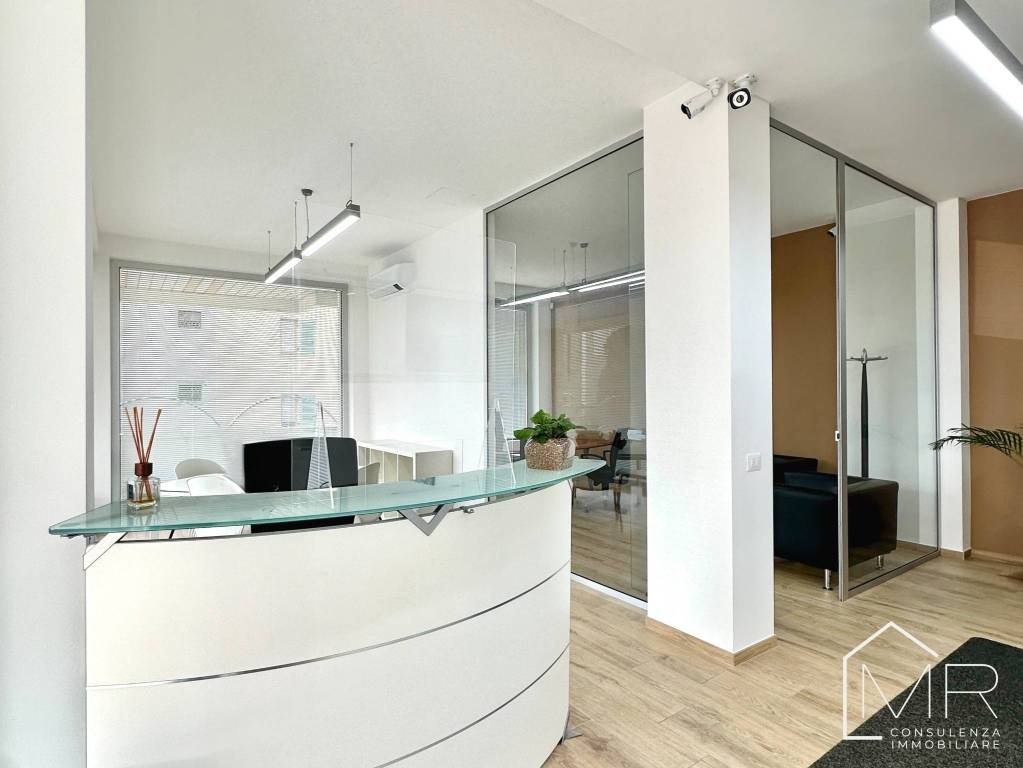 ufficio in vendita a Darfo Boario Terme in zona Boario Terme