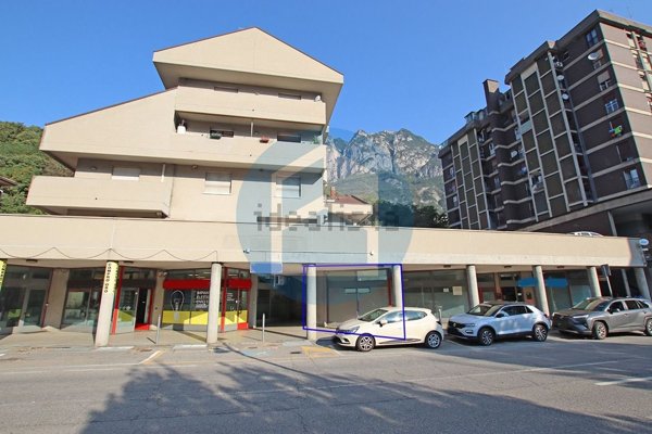 ufficio in vendita a Darfo Boario Terme in zona Boario Terme