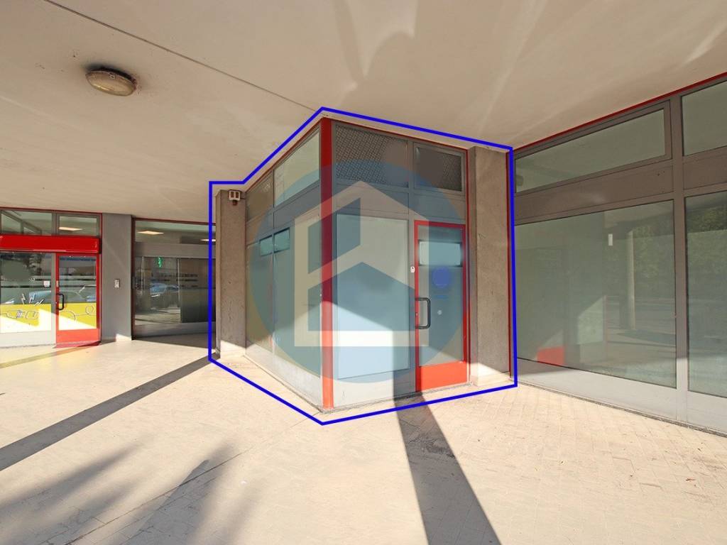 negozio in vendita a Darfo Boario Terme in zona Boario Terme