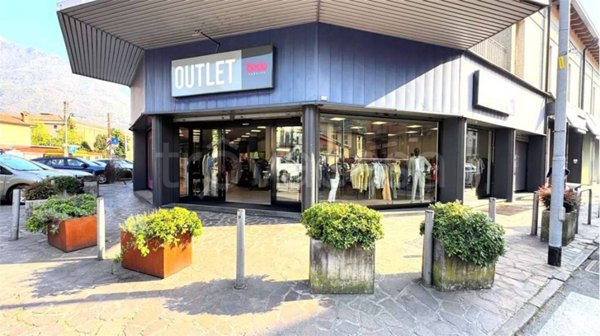 negozio in vendita a Darfo Boario Terme in zona Boario Terme