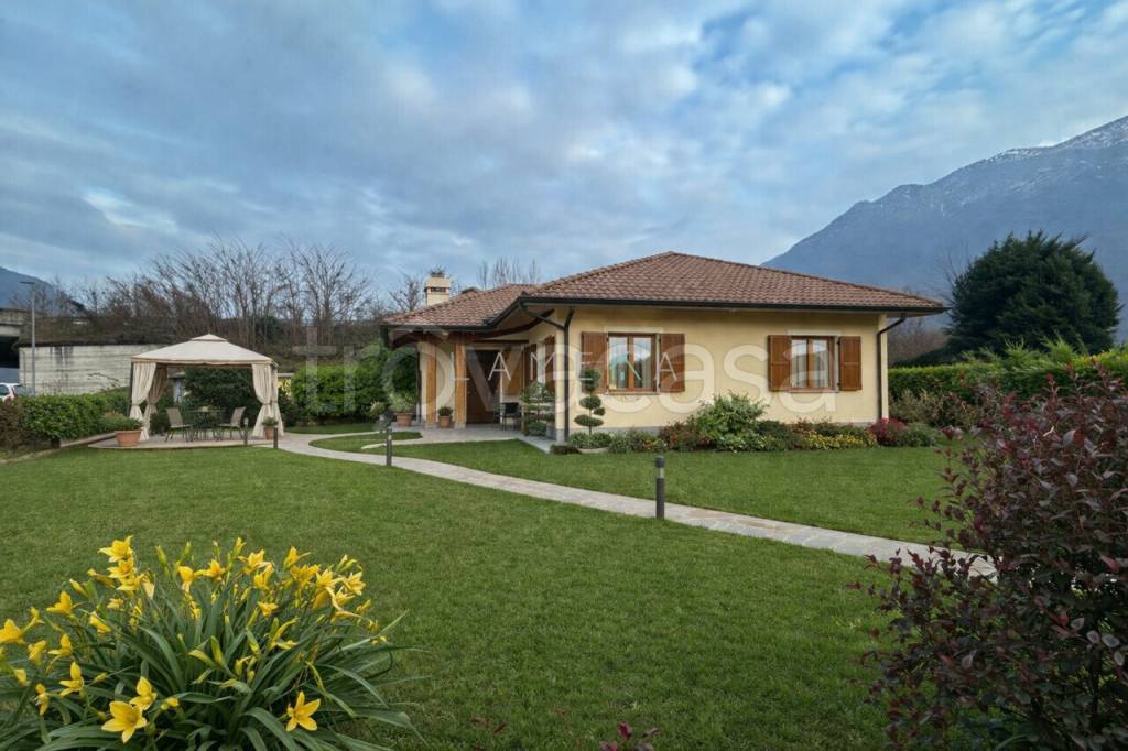 casa indipendente in vendita a Darfo Boario Terme in zona Boario Terme