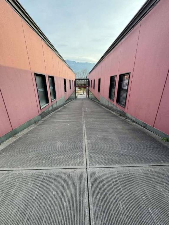 locale commerciale in vendita a Darfo Boario Terme in zona Boario Terme