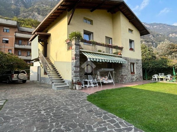 casa indipendente in vendita a Darfo Boario Terme in zona Angone