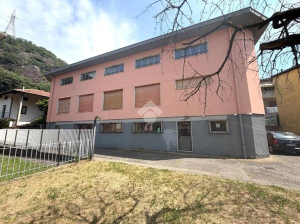 negozio in vendita a Darfo Boario Terme in zona Boario Terme