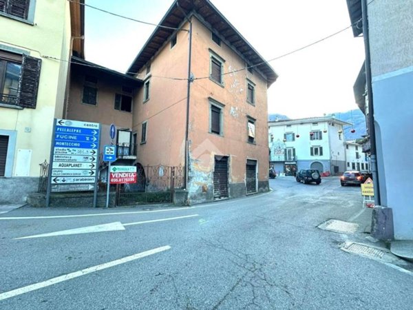negozio in vendita a Darfo Boario Terme in zona Bessimo