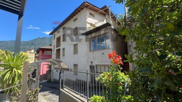 negozio in vendita a Darfo Boario Terme in zona Boario Terme
