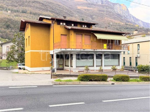 casa indipendente in vendita a Darfo Boario Terme in zona Gorzone