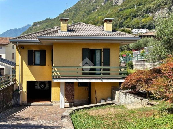 casa indipendente in vendita a Darfo Boario Terme in zona Erbanno