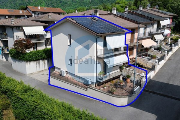casa indipendente in vendita a Darfo Boario Terme in zona Montecchio