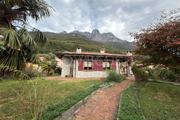 casa indipendente in vendita a Darfo Boario Terme in zona Boario Terme