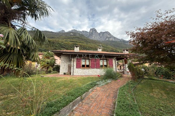 casa indipendente in vendita a Darfo Boario Terme in zona Gorzone