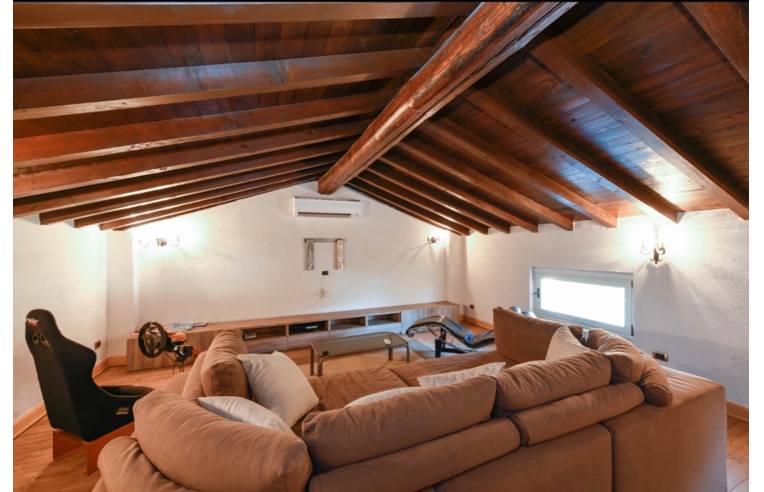 casa indipendente in vendita a Dello