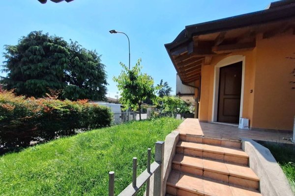 casa indipendente in vendita a Dello in zona Corticelle Pieve