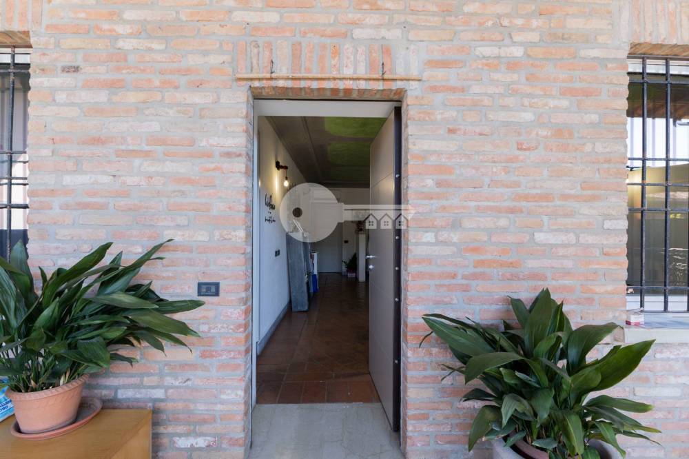 casa indipendente in vendita a Dello