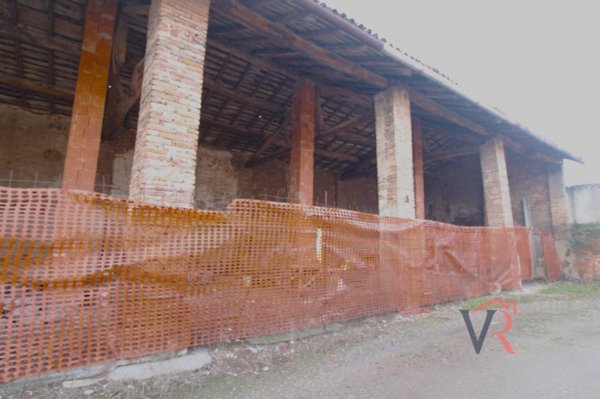 casa indipendente in vendita a Dello