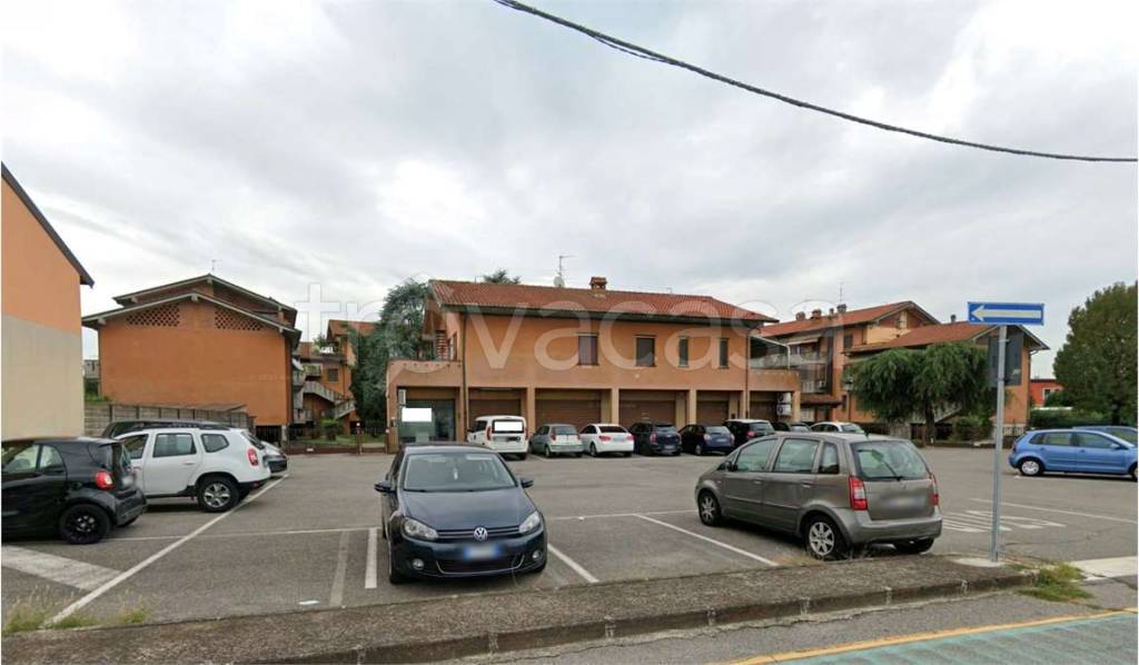 negozio in vendita a Dello
