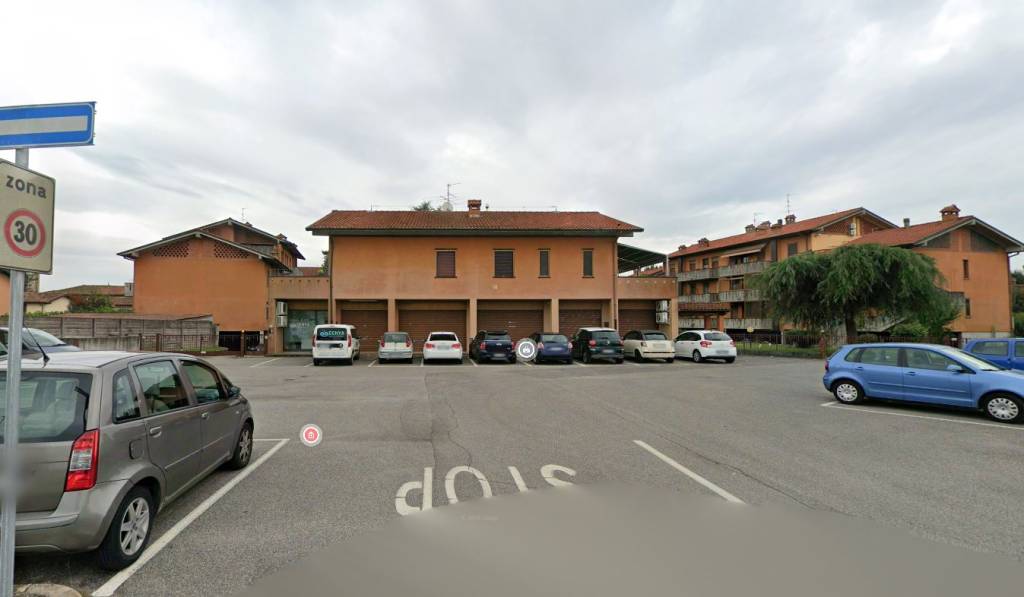 negozio in vendita a Dello