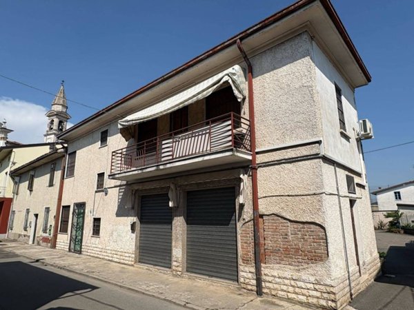 casa indipendente in vendita a Dello in zona Quinzanello