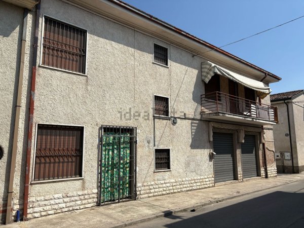 casa indipendente in vendita a Dello in zona Quinzanello