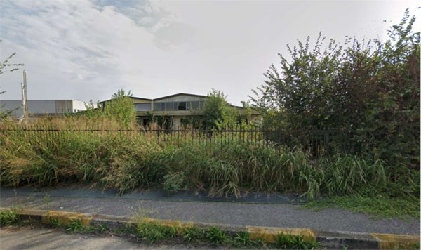 terreno edificabile in vendita a Dello