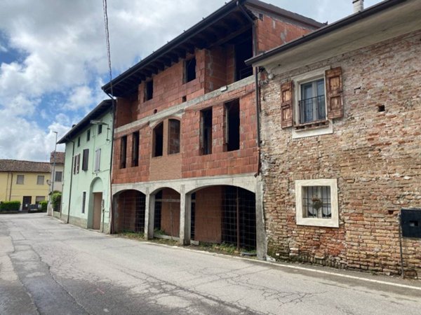 appartamento in vendita a Dello in zona Corticelle Pieve