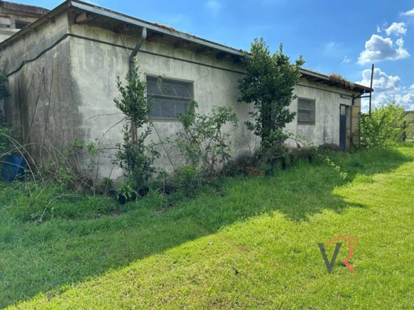 locale commerciale in vendita a Dello in zona Corticelle Pieve