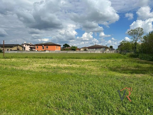 locale commerciale in vendita a Dello in zona Corticelle Pieve