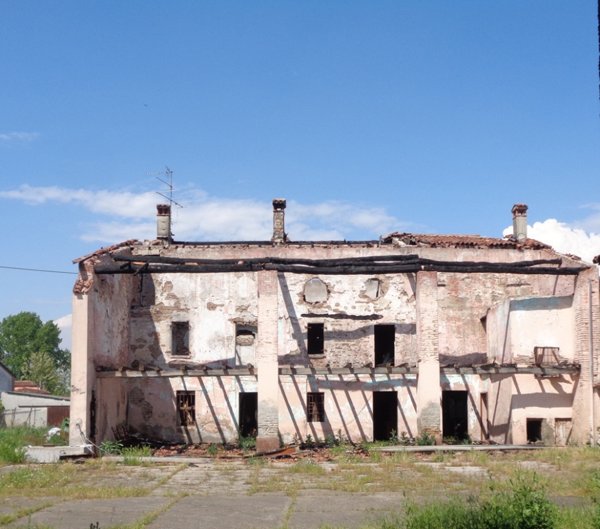 casa indipendente in vendita a Dello