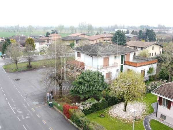 terreno edificabile in vendita a Dello
