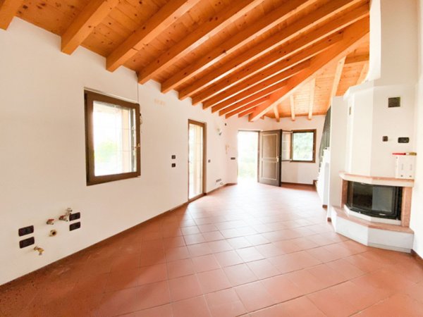 casa indipendente in vendita a Dello in zona Corticelle Pieve