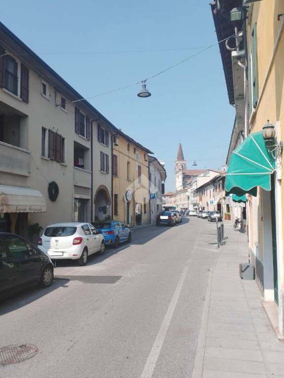 negozio in vendita a Dello