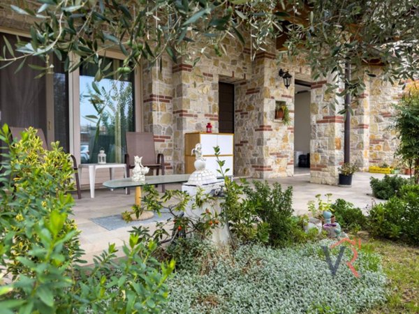 casa indipendente in vendita a Dello in zona Corticelle Pieve