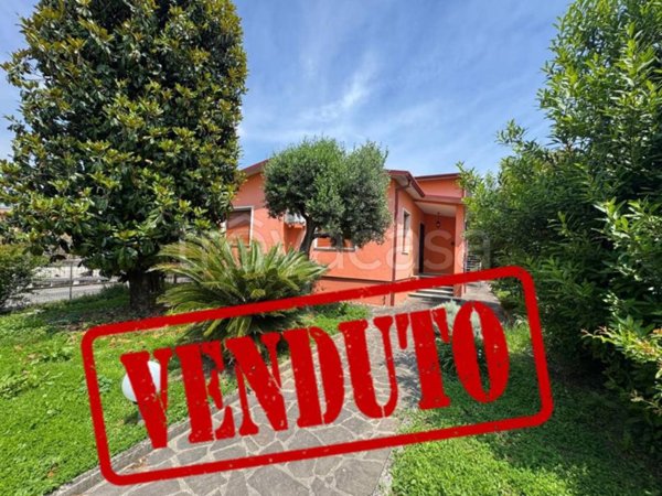 casa indipendente in vendita a Dello in zona Corticelle Pieve