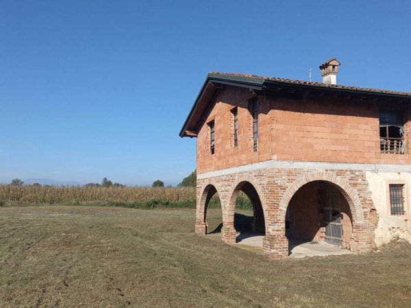 casa indipendente in vendita a Dello