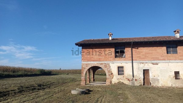 casale in vendita a Dello