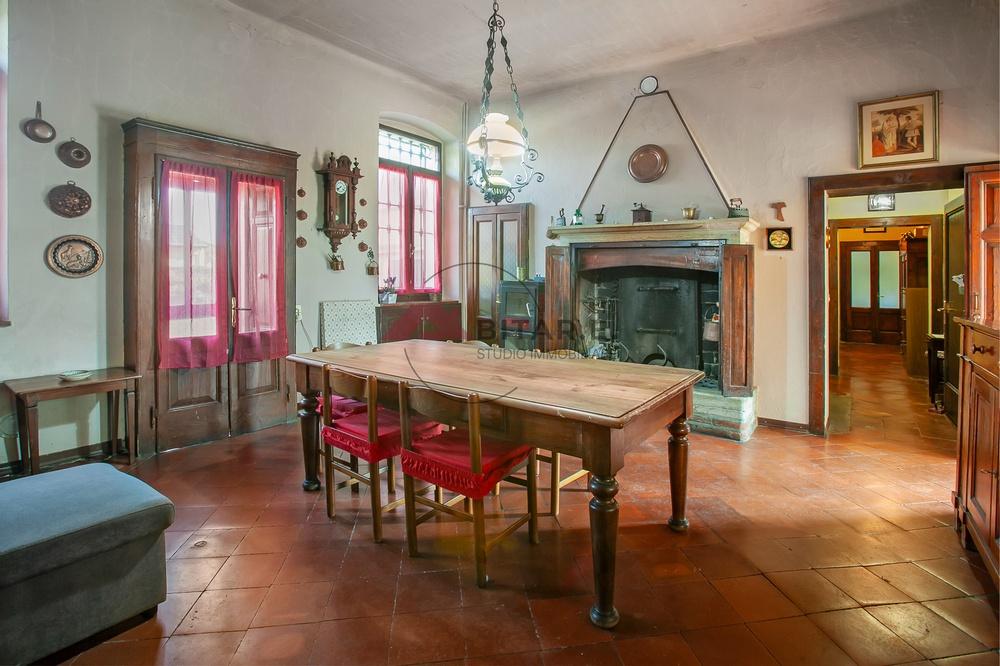 casa indipendente in vendita a Dello