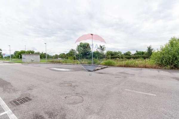 casa indipendente in vendita a Dello